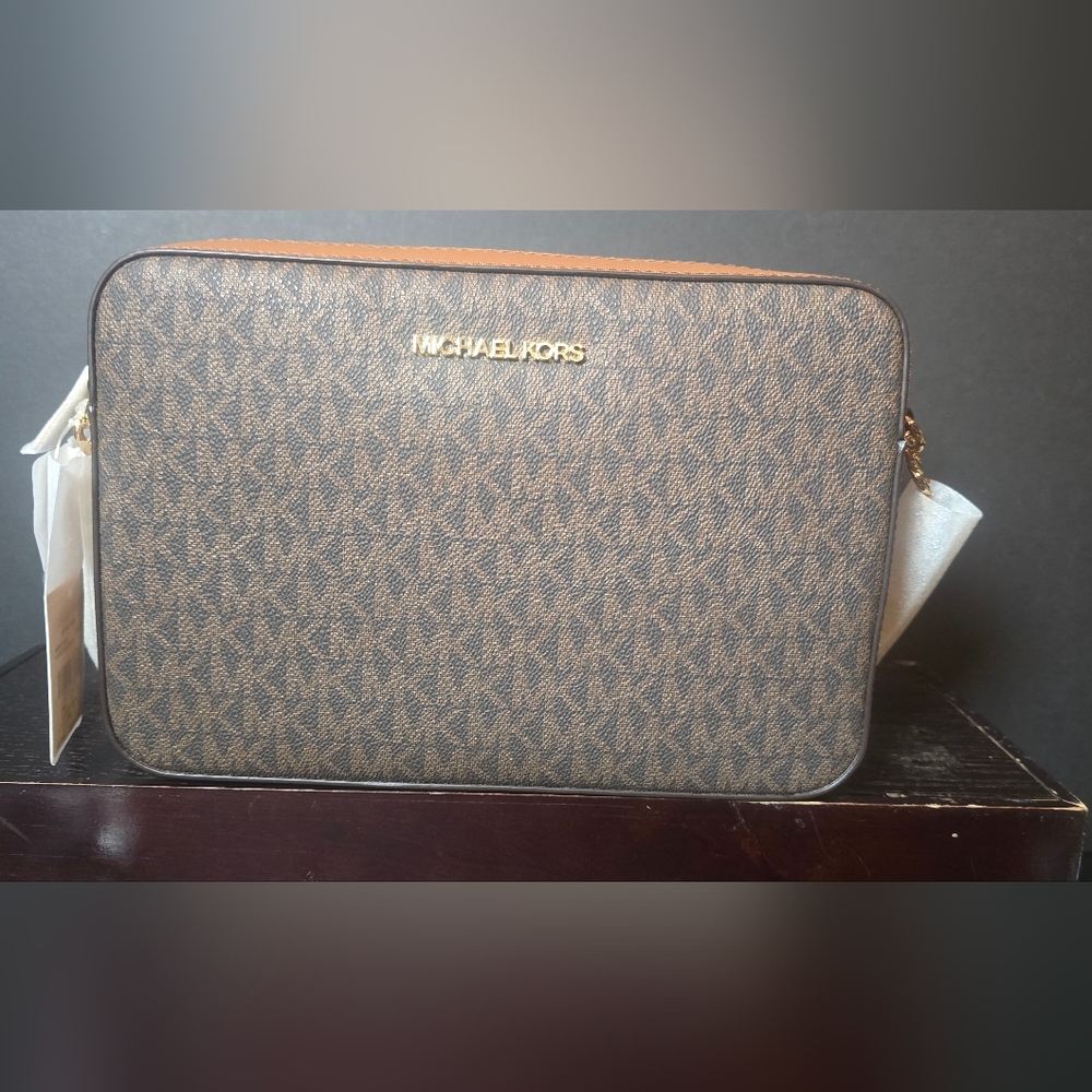 NWT MICHAEL KORS Jet Set Large East West Zip Printed Logo Crossbody BagBrown